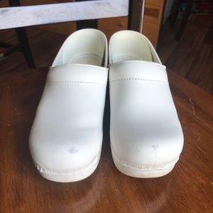 Dansko White Size 8